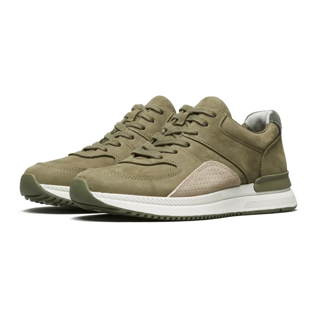 NWOT Everlane The Trainer Sneakers in Forest